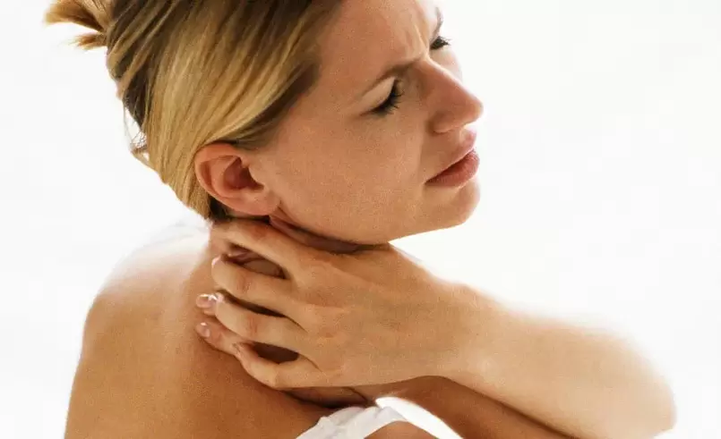 Osteokondroz nedeniyle boyun ağrısı